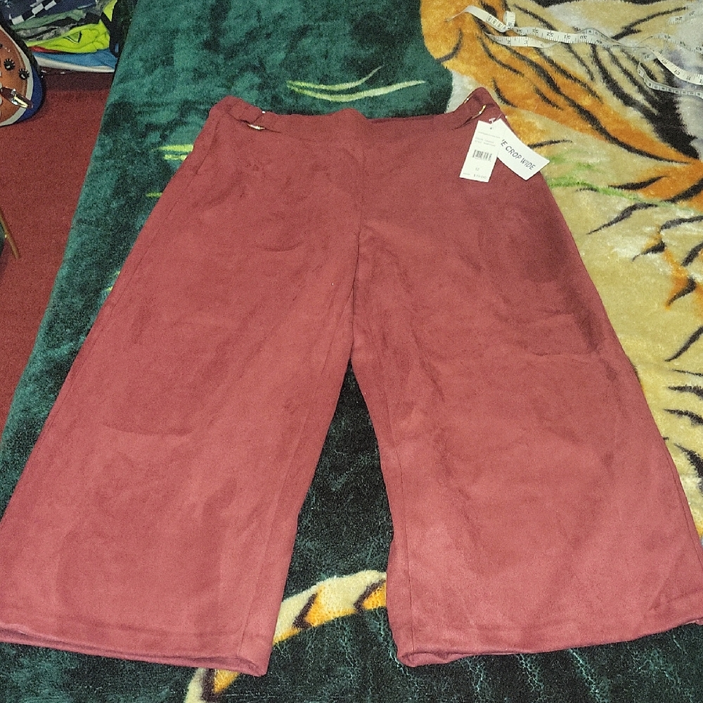 Rafaella crop wide leg cabarnet color pants